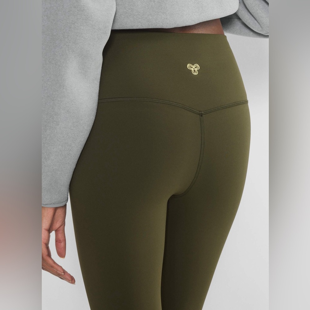 Aritzia Golden HeatForm Cheeky High Rise Legging